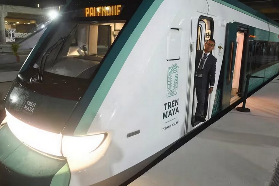 Fallas en Tren Maya: pasajeros quedaron varados por horas entre Cancún y Palenque, los regresaron en autobús