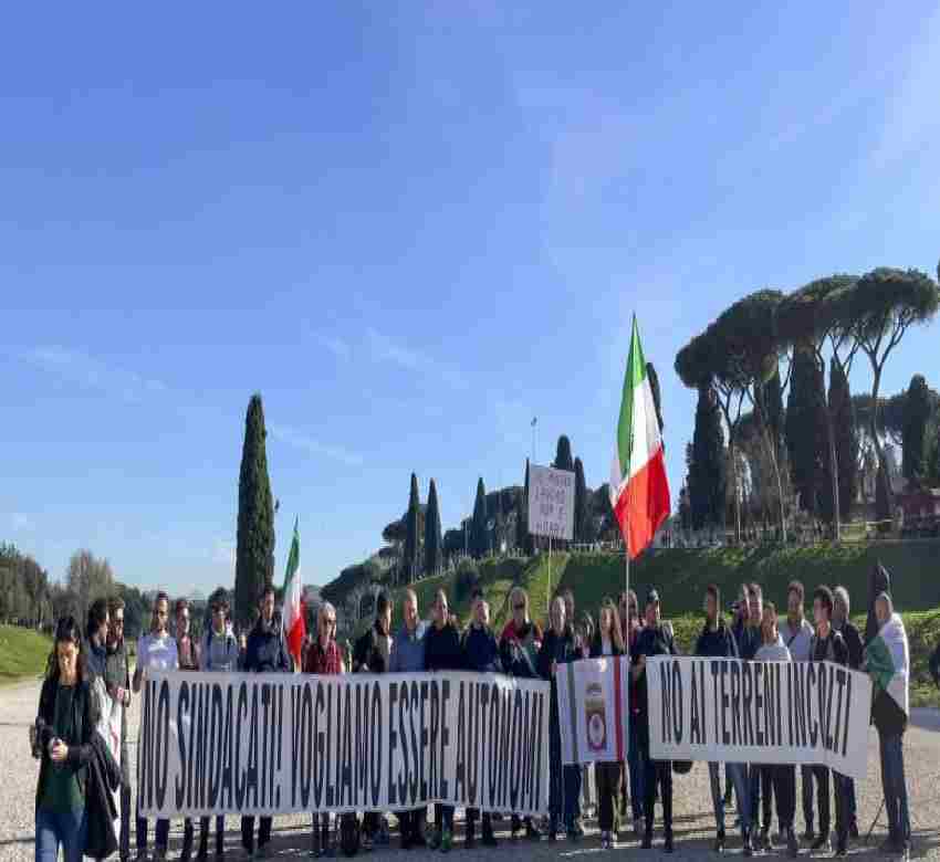 Los agricultores italianos protestan en el Circo Máximo de Roma: «No nos rendiremos»