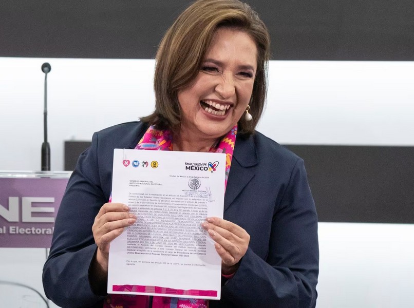 Xóchitl Gálvez se registra como candidata presidencial ante el INE y le pide a AMLO sacar las manos de la elección