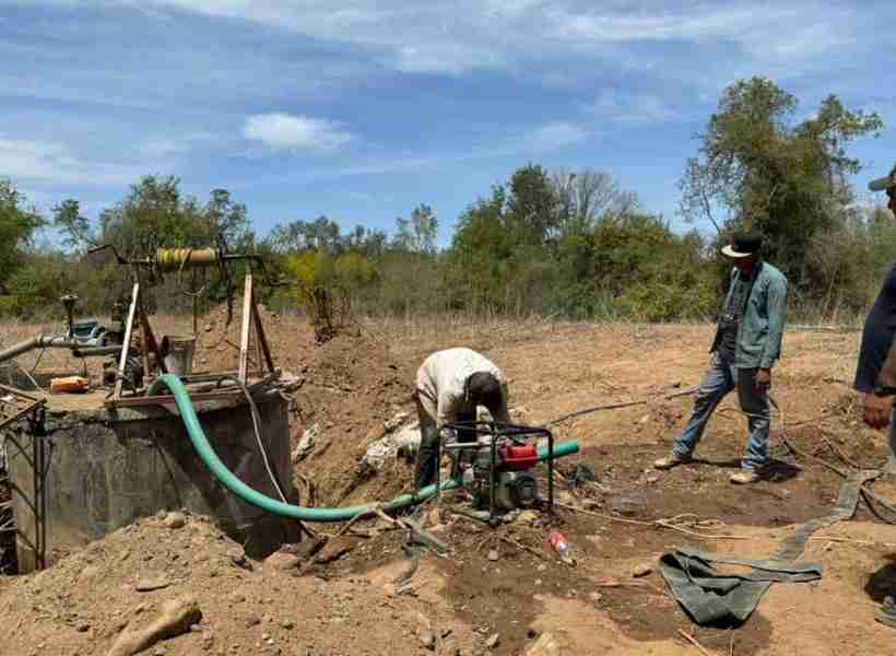 Hallan agua en pozo de comunidad de El Fuerte azotada por la sequía