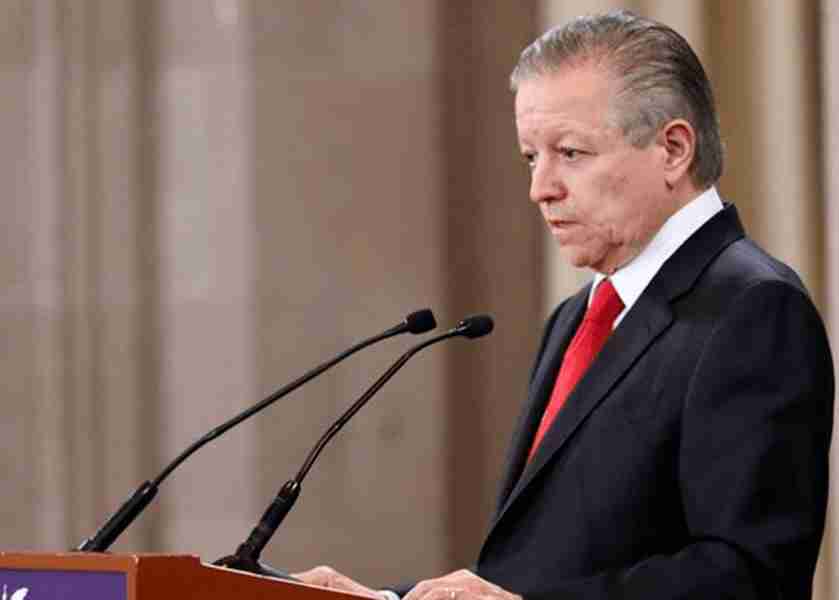 Senadores presentan solicitud de juicio político contra Arturo Zaldívar